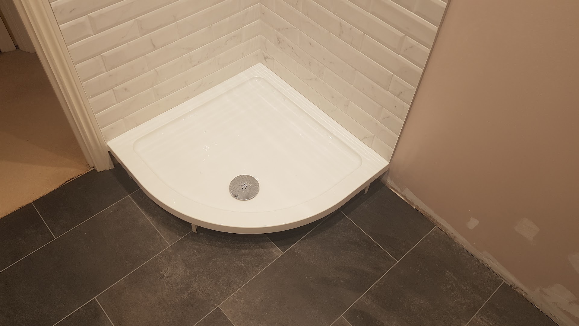 Falcon Tiling/Tiler — Photos 12